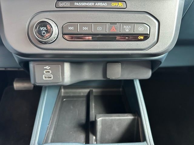 Certified 2025 Ford Maverick XL image 17