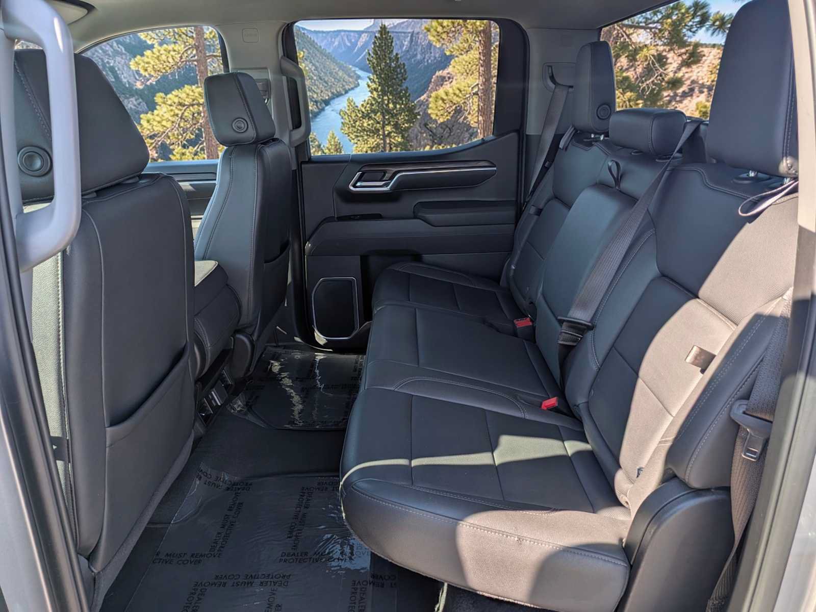 Used 2025 GMC Sierra 1500 SLT AWD/4WD image 16