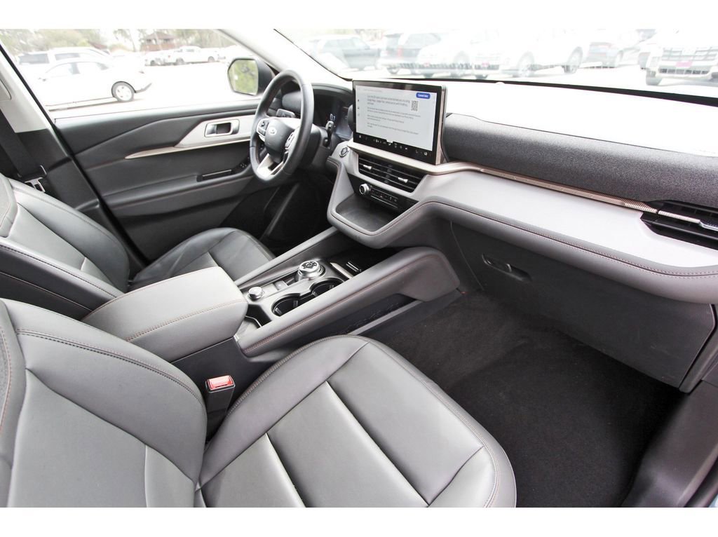 Certified 2025 Ford Explorer Active w/ Active Comfort Package image 29