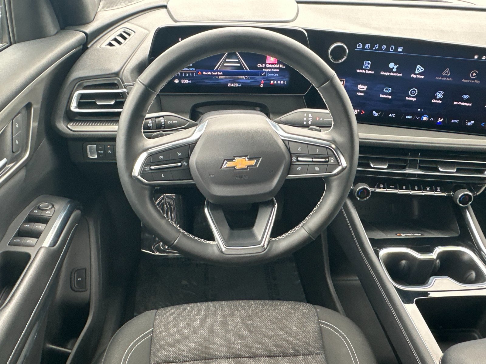 Used 2025 Chevrolet Traverse LT image 14