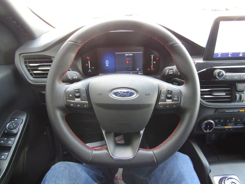 Certified 2025 Ford Escape ST-Line AWD/4WD image 22