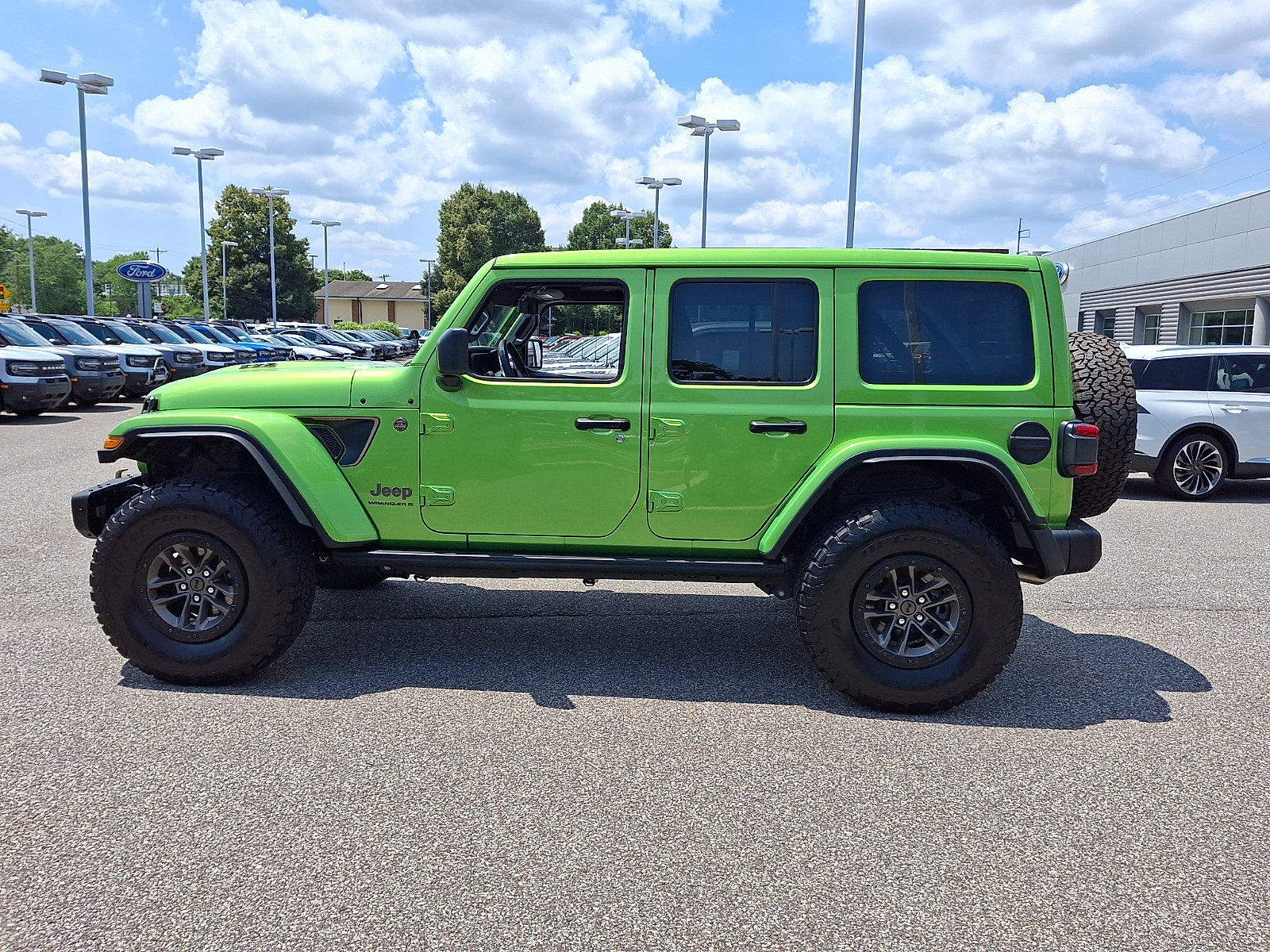 Used 2025 Jeep Wrangler Unlimited Rubicon 392 AWD/4WD image 6