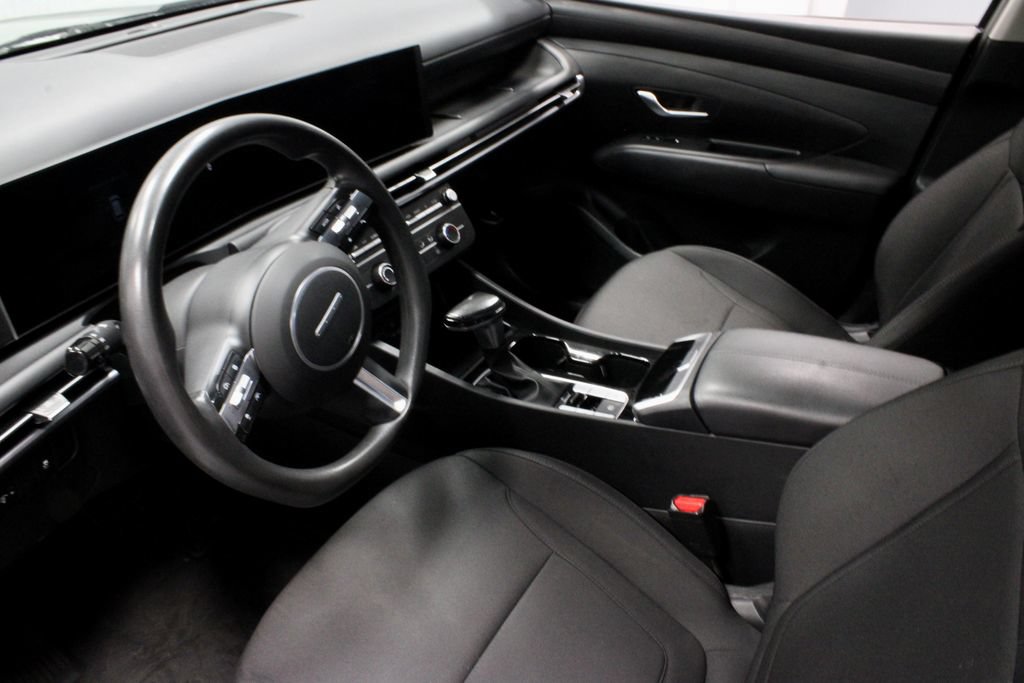 Used 2025 Hyundai Tucson SE FWD image 22
