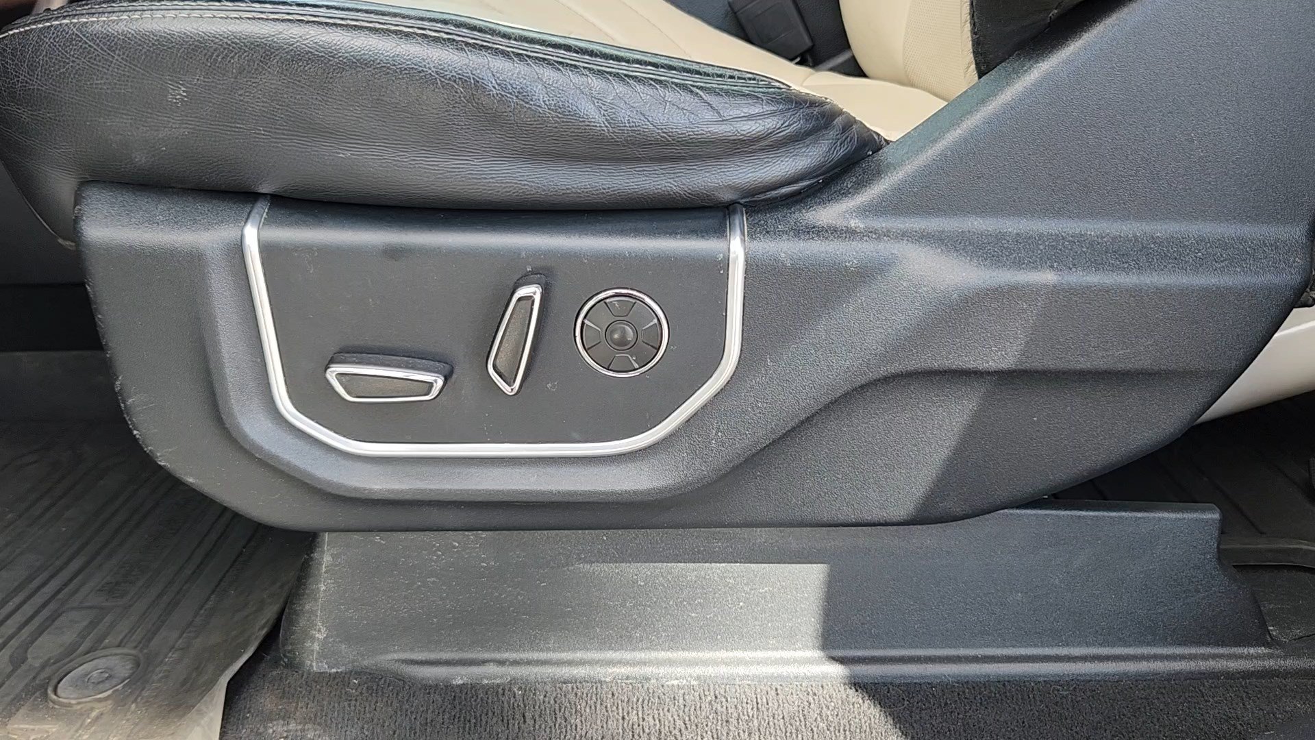Certified 2021 Ford F350 Limited AWD/4WD image 8
