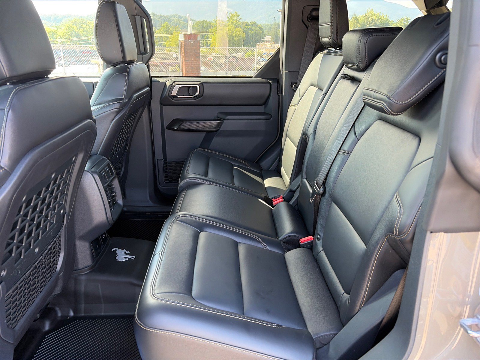 Certified 2025 Ford Bronco Badlands AWD/4WD image 19