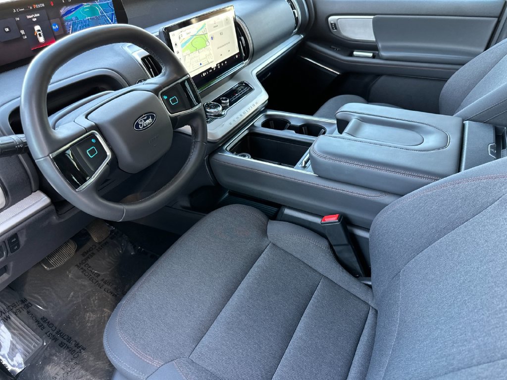 Certified 2025 Ford Expedition Active RWD image 9