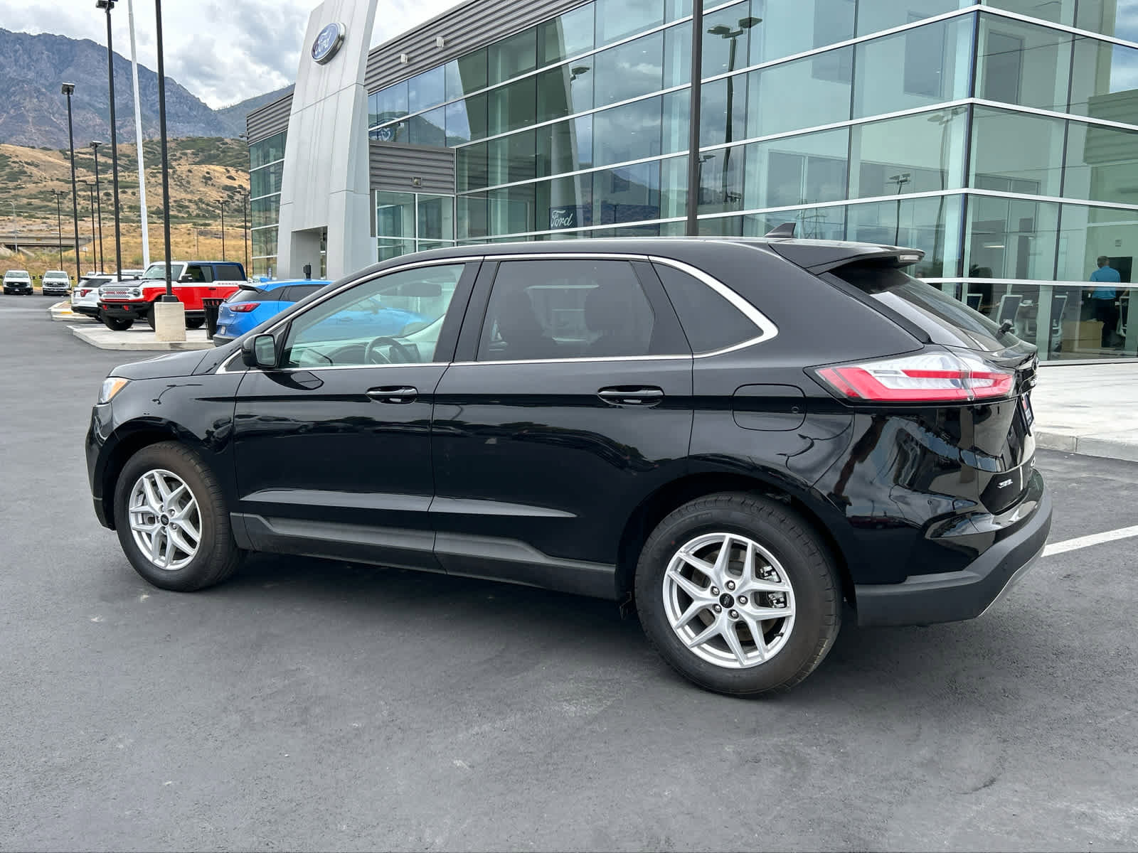 Certified 2024 Ford Edge SEL image 16