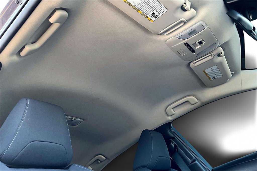 Used 2022 Toyota Corolla LE image 22