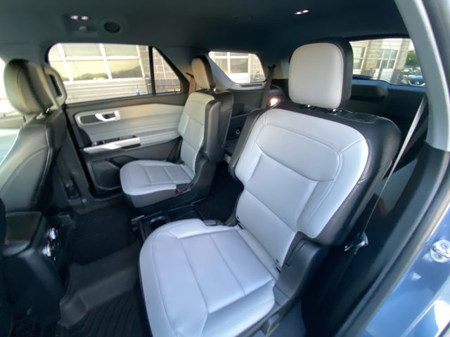 Certified 2021 Ford Explorer XLT w/ Equipment Group 202A RWD image 11