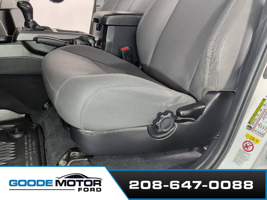Used 2018 Toyota Tacoma TRD Sport w/ Technology Package AWD/4WD image 12