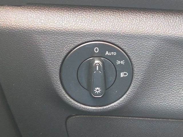 Used 2019 Volkswagen Jetta SEL FWD image 25