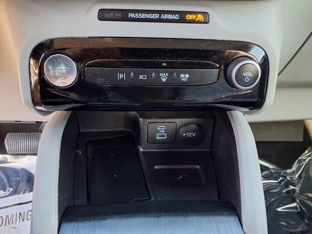 Certified 2023 Ford Escape SE w/ PHEV Premium Package image 21