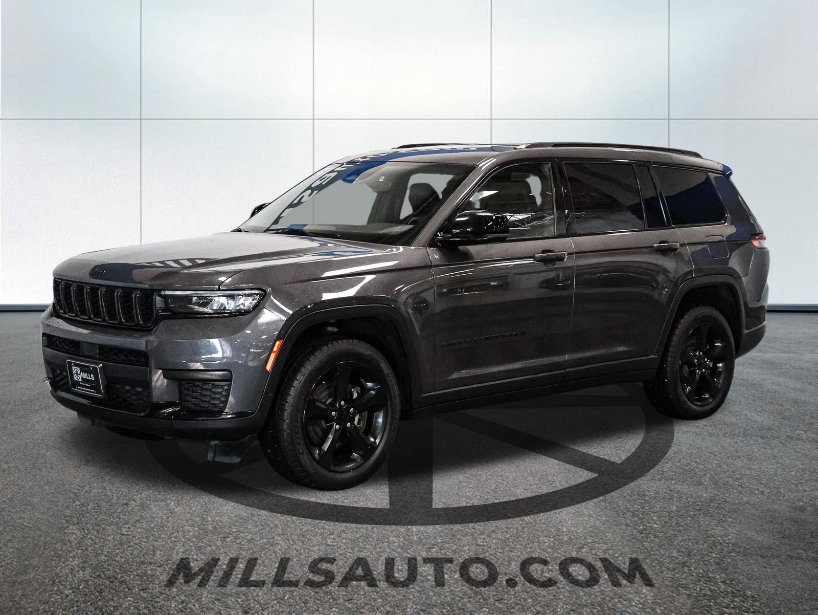 Used 2022 Jeep Grand Cherokee L Laredo AWD/4WD image 2