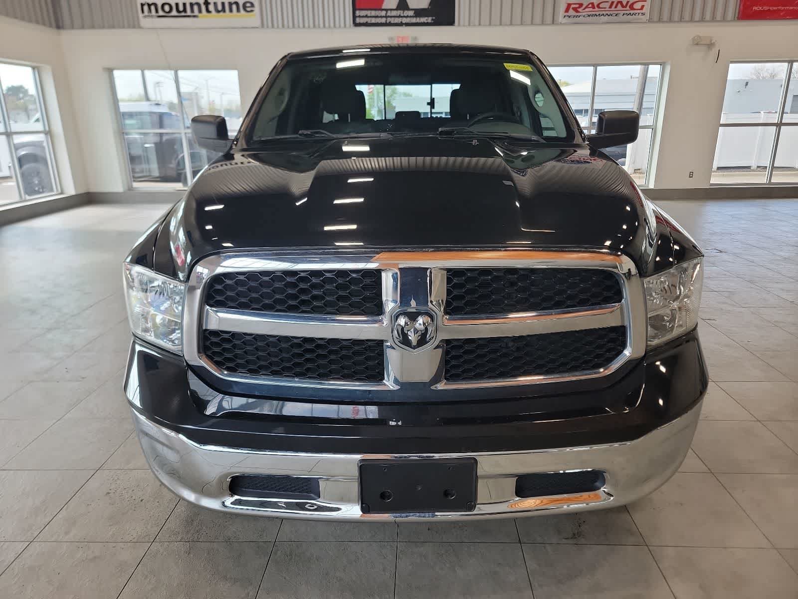 Used 2019 RAM 1500 Classic SLT AWD/4WD image 3