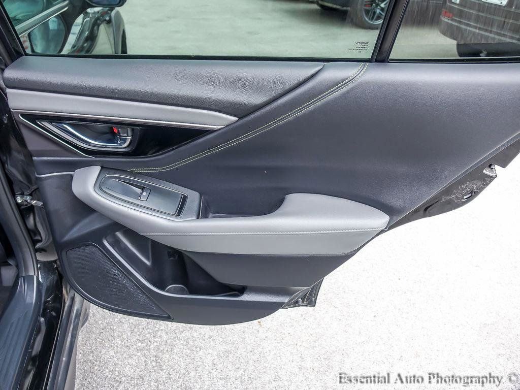 Used 2025 Subaru Outback Onyx Edition AWD/4WD image 23