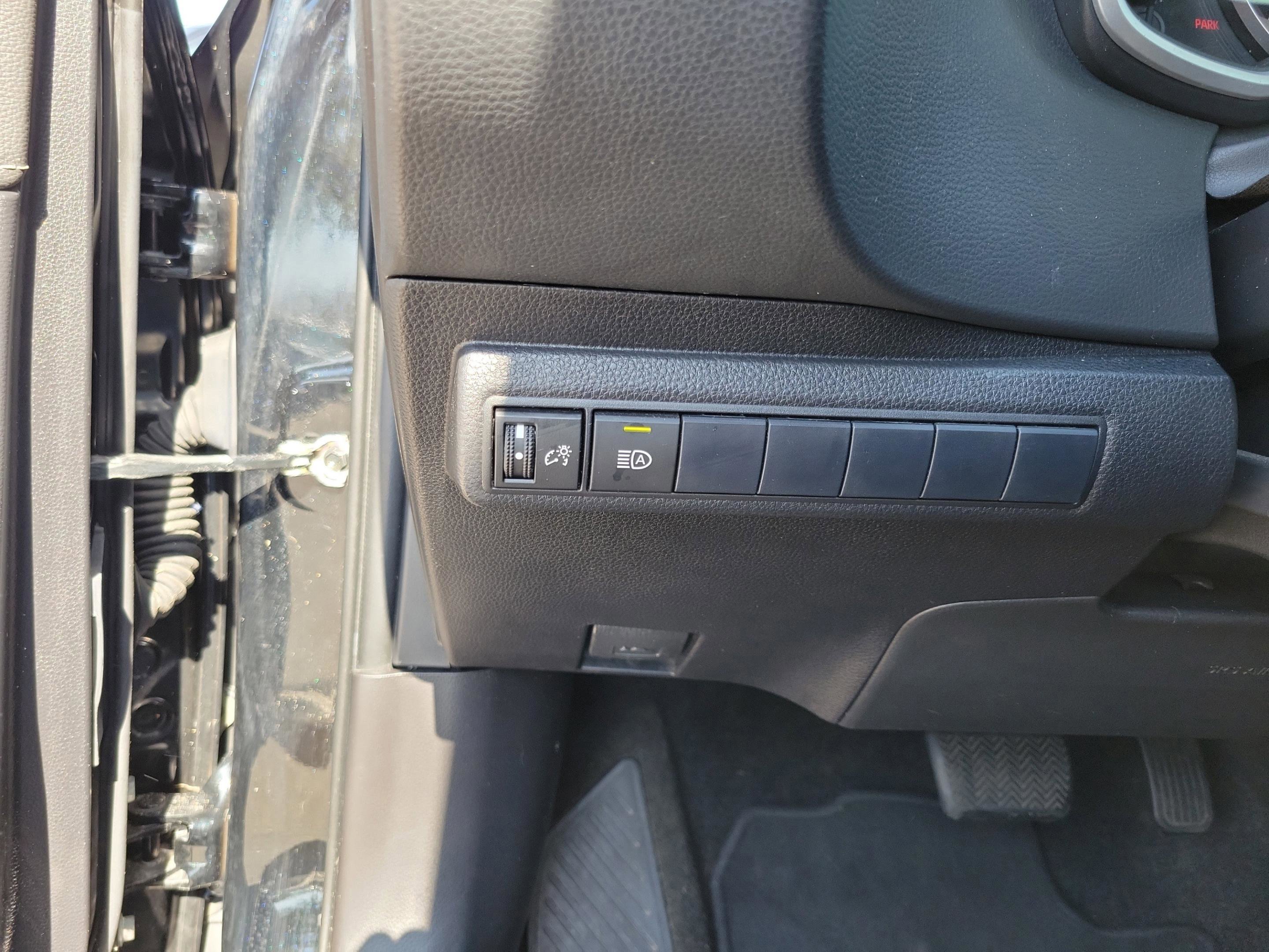 Used 2021 Toyota Corolla SE image 9