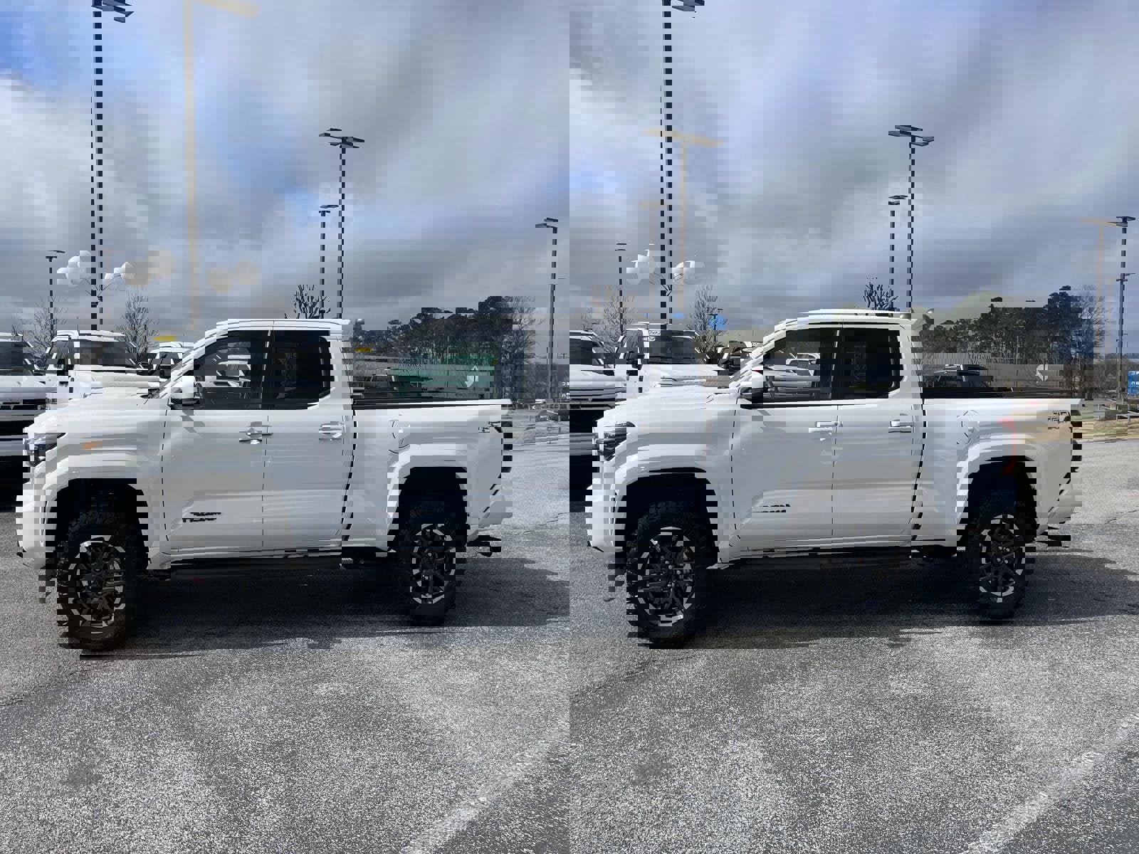 Used 2024 Toyota Tacoma TRD Sport image 2