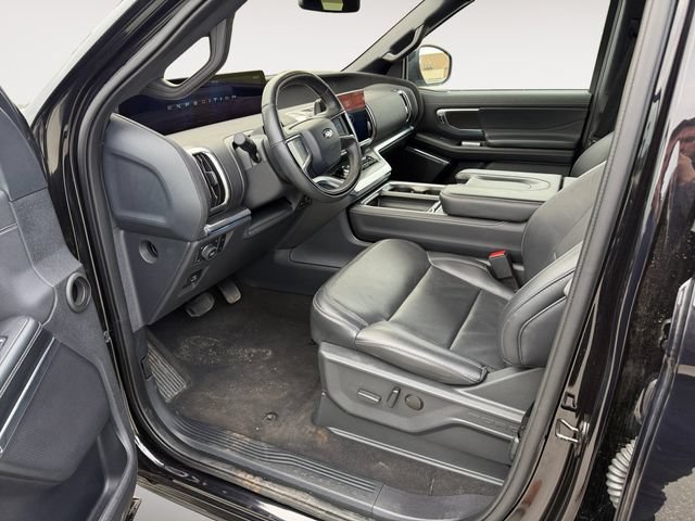Certified 2025 Ford Expedition Max Platinum w/ Stealth Appearance Package AWD/4WD image 11