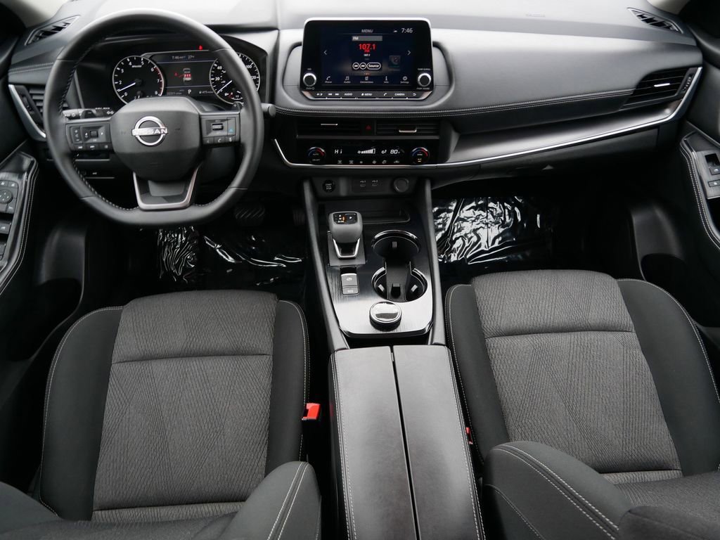 Used 2025 Nissan Rogue SV image 13