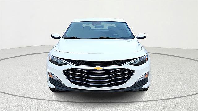 Used 2024 Chevrolet Malibu LT image 2