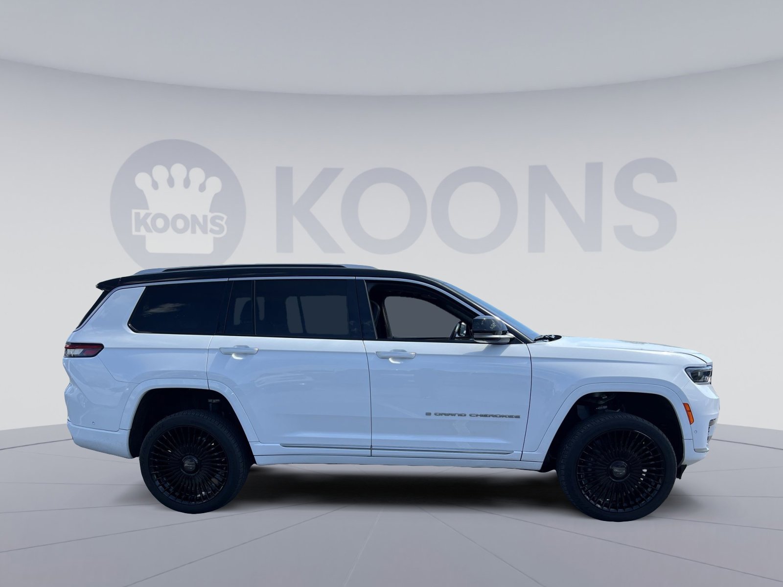 Used 2022 Jeep Grand Cherokee L Summit AWD/4WD image 17