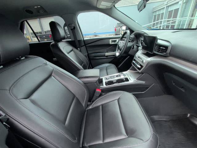 Certified 2023 Ford Explorer XLT w/ Equipment Group 202A AWD/4WD image 10
