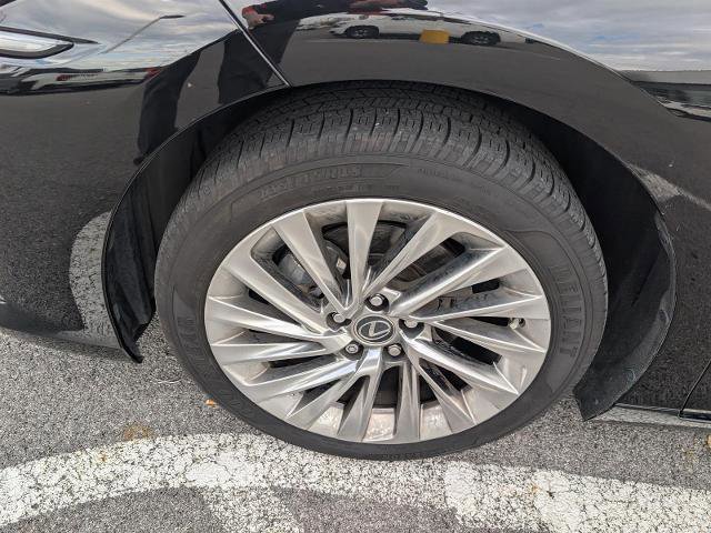 Used 2019 Lexus ES 350 Luxury image 5