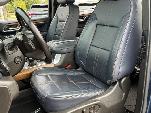 Used 2022 Chevrolet Silverado 1500 High Country w/ High Country Premium Package AWD/4WD image 9