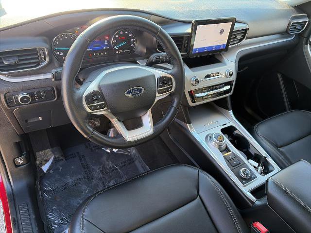 Certified 2022 Ford Explorer XLT w/ Equipment Group 202A image 26