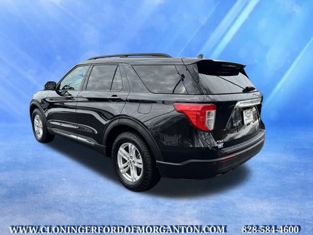 Certified 2023 Ford Explorer XLT image 3