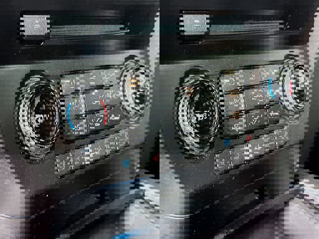 Certified 2017 Ford F150 Raptor w/ Equipment Group 802A Luxury image 20