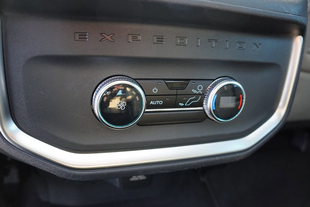 Certified 2025 Ford Expedition Active image 22