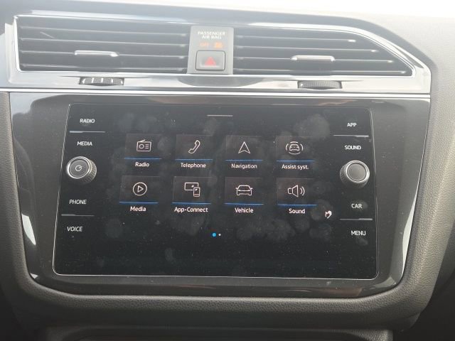 Used 2023 Volkswagen Tiguan SE R-Line AWD/4WD image 31