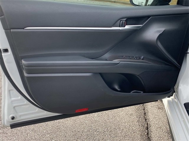 Used 2023 Toyota Camry SE image 19