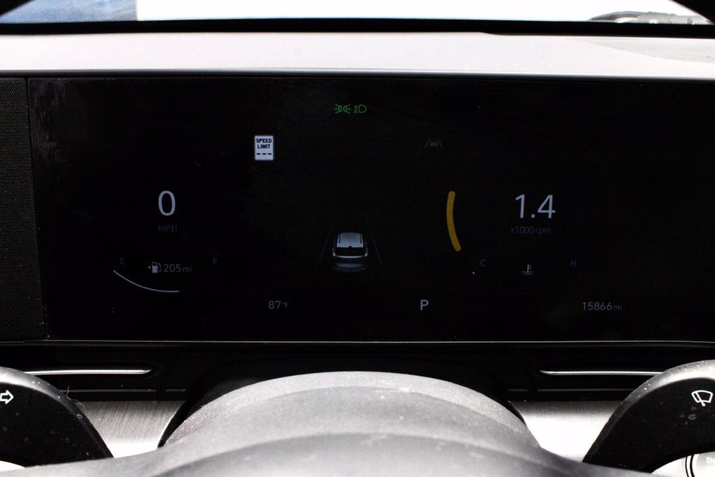 Used 2024 Hyundai Kona Limited AWD/4WD image 28