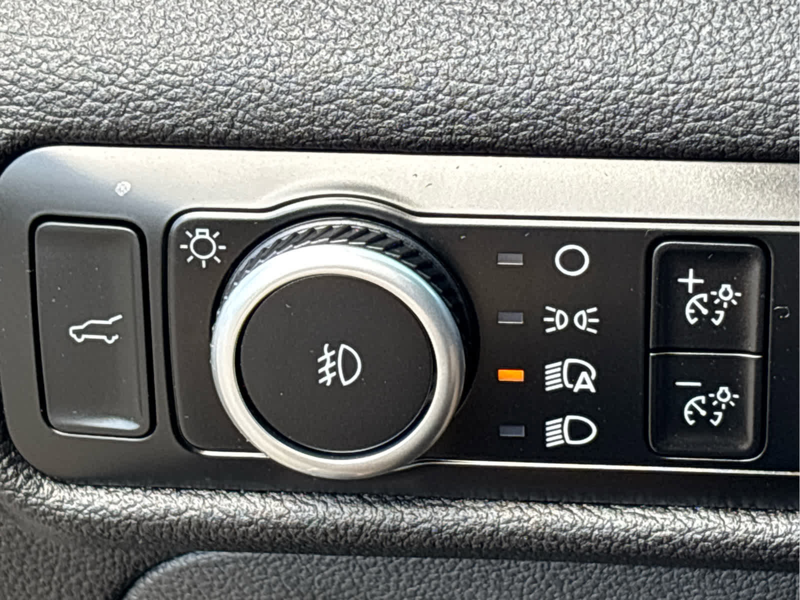 Certified 2023 Ford Explorer XLT w/ Equipment Group 202A image 25