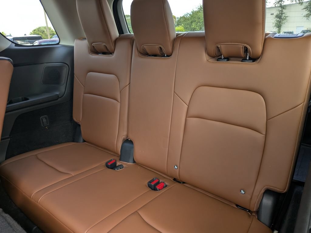 Used 2024 Nissan Pathfinder Platinum w/ Black Appearance Package FWD image 21