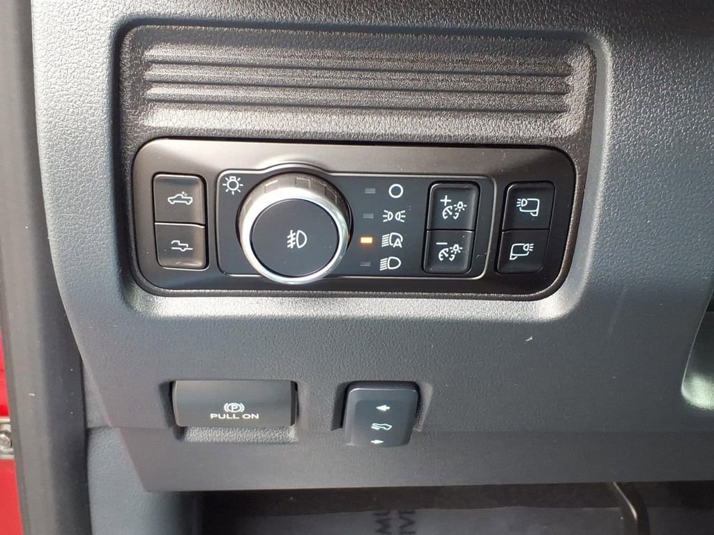 Certified 2025 Ford F350 Platinum AWD/4WD image 16