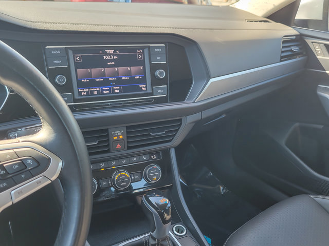 Used 2024 Volkswagen Jetta SE image 14