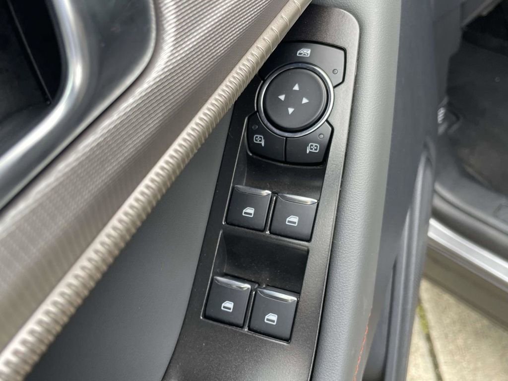 Certified 2025 Ford Explorer Active RWD image 16