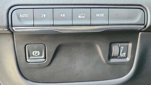 Used 2024 Cadillac Escalade Premium Luxury image 10