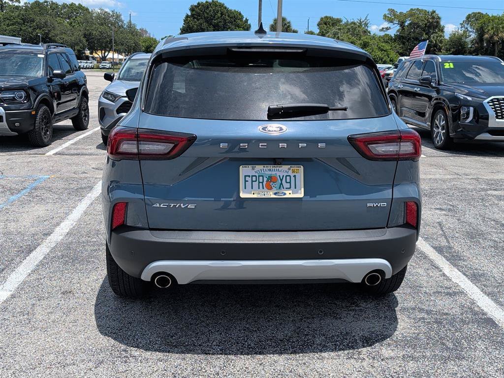 Certified 2023 Ford Escape Active w/ Tech Pack #2 AWD/4WD image 3
