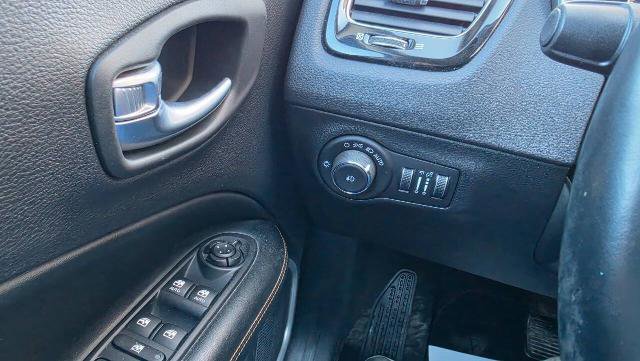Used 2021 Jeep Compass Limited AWD/4WD image 13
