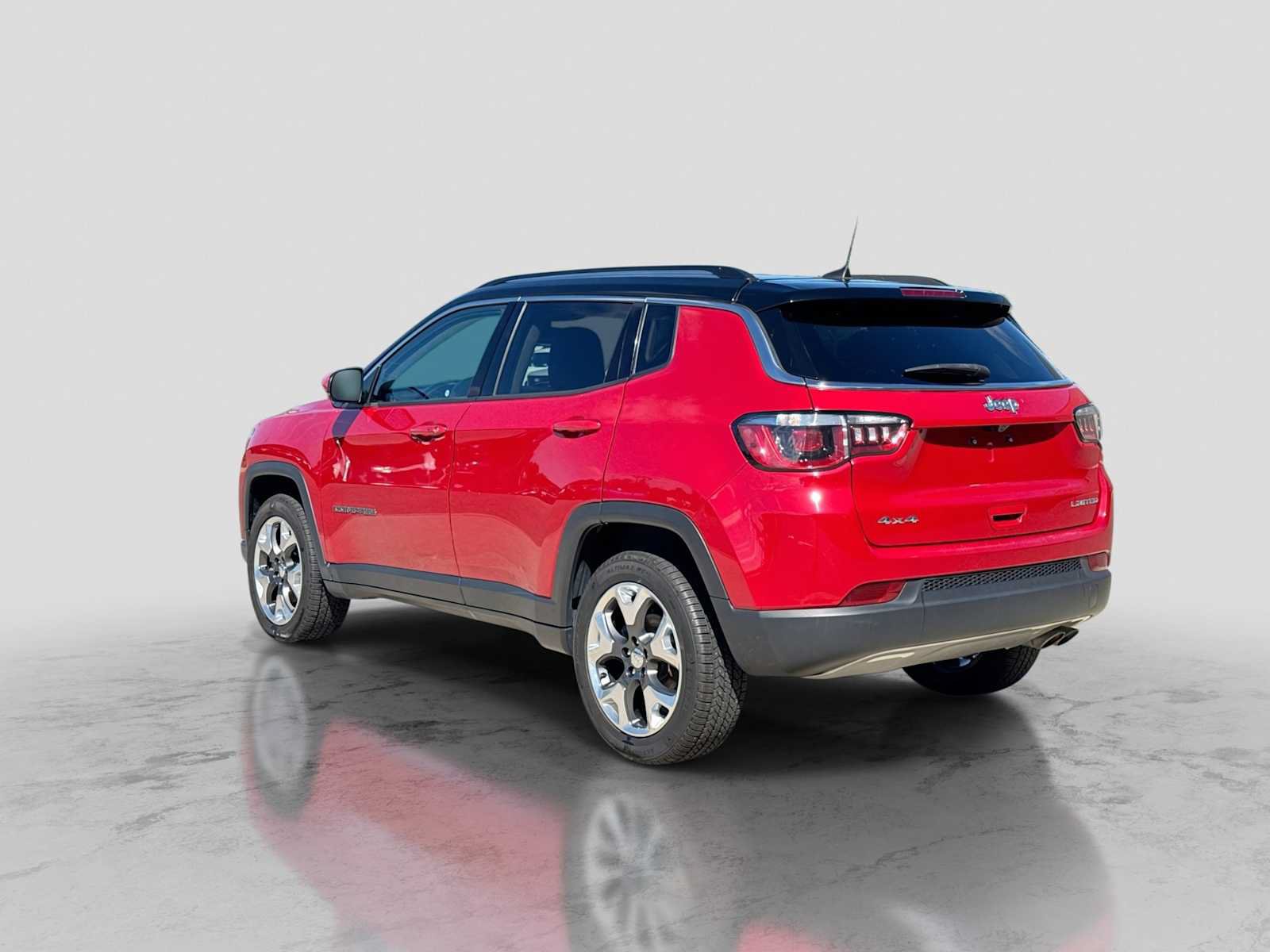 Used 2018 Jeep Compass Limited w/ Navigation Group AWD/4WD image 4