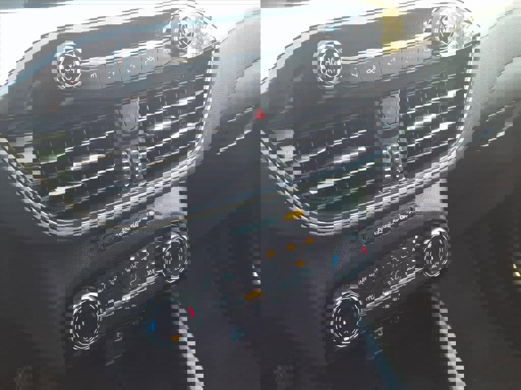 Certified 2022 Ford Escape SE w/ SE Sport Appearance Package image 27