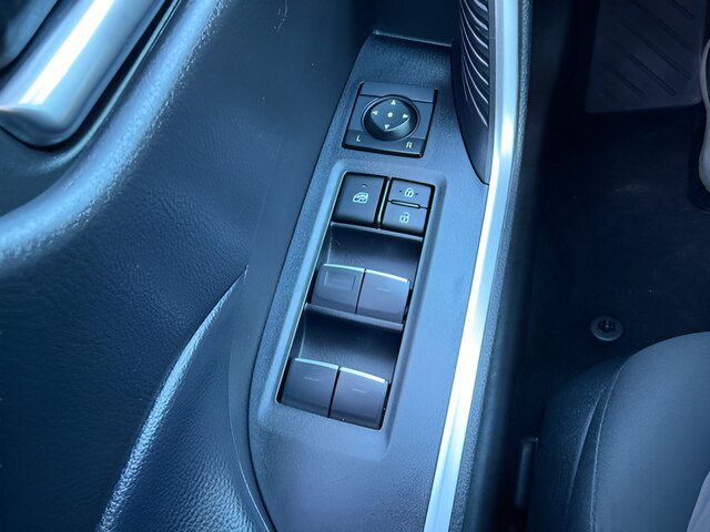 Used 2023 Toyota RAV4 XLE AWD/4WD image 19