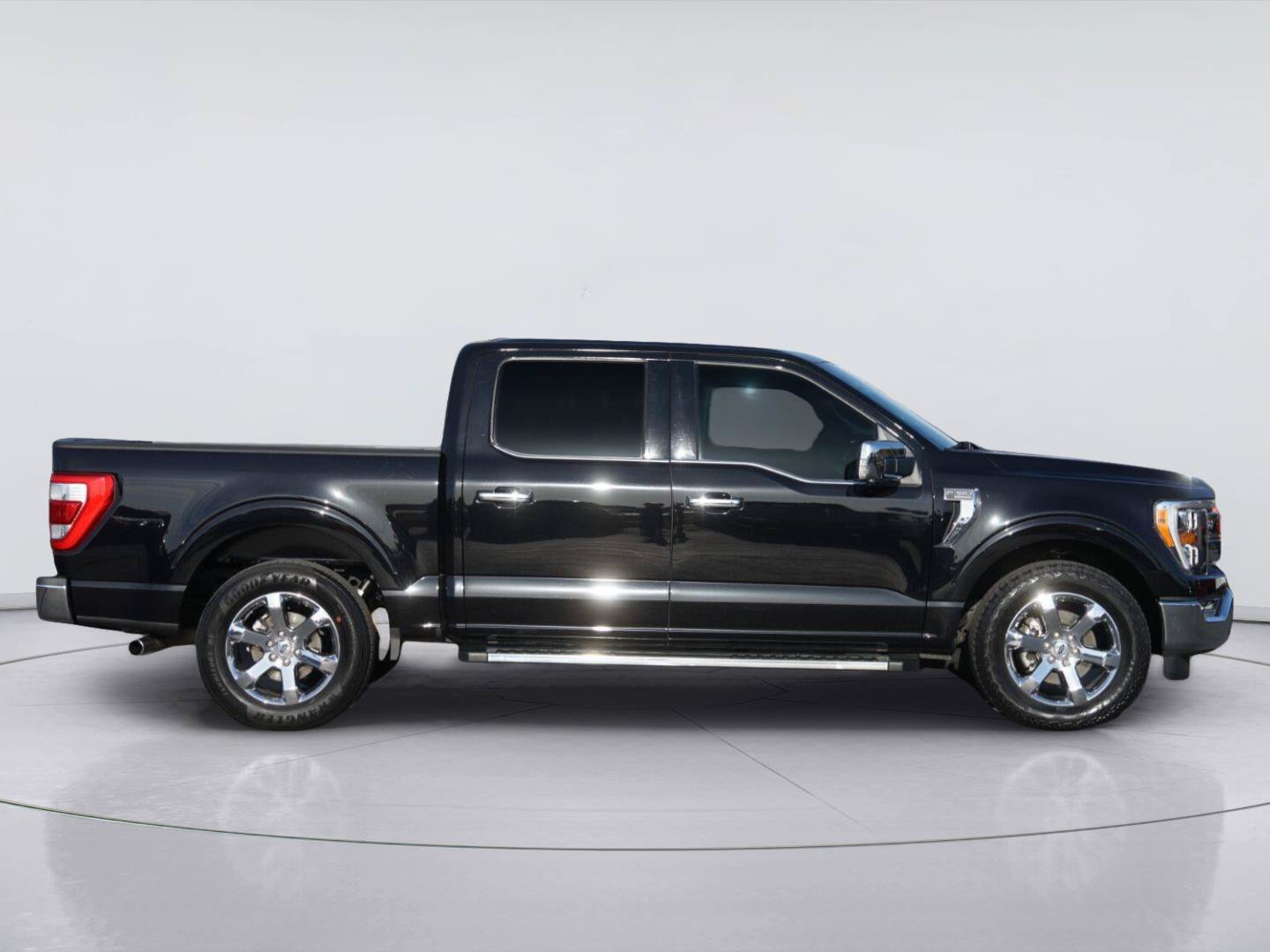 Certified 2023 Ford F150 Lariat w/ Trailer Tow Package RWD image 5