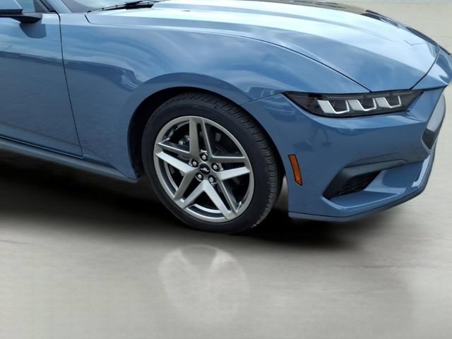 Certified 2024 Ford Mustang Coupe RWD image 4