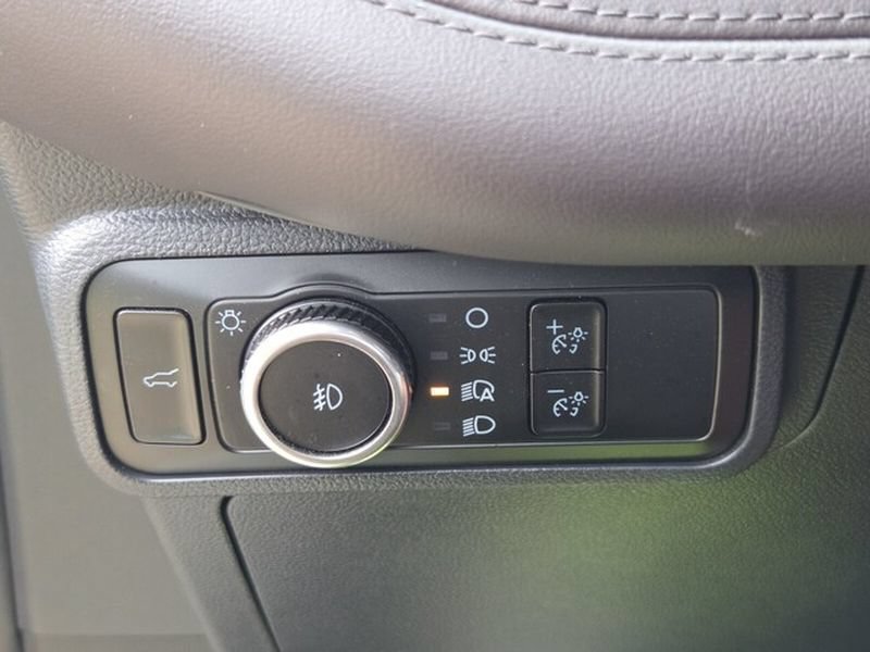 Certified 2025 Ford Explorer Platinum RWD image 26
