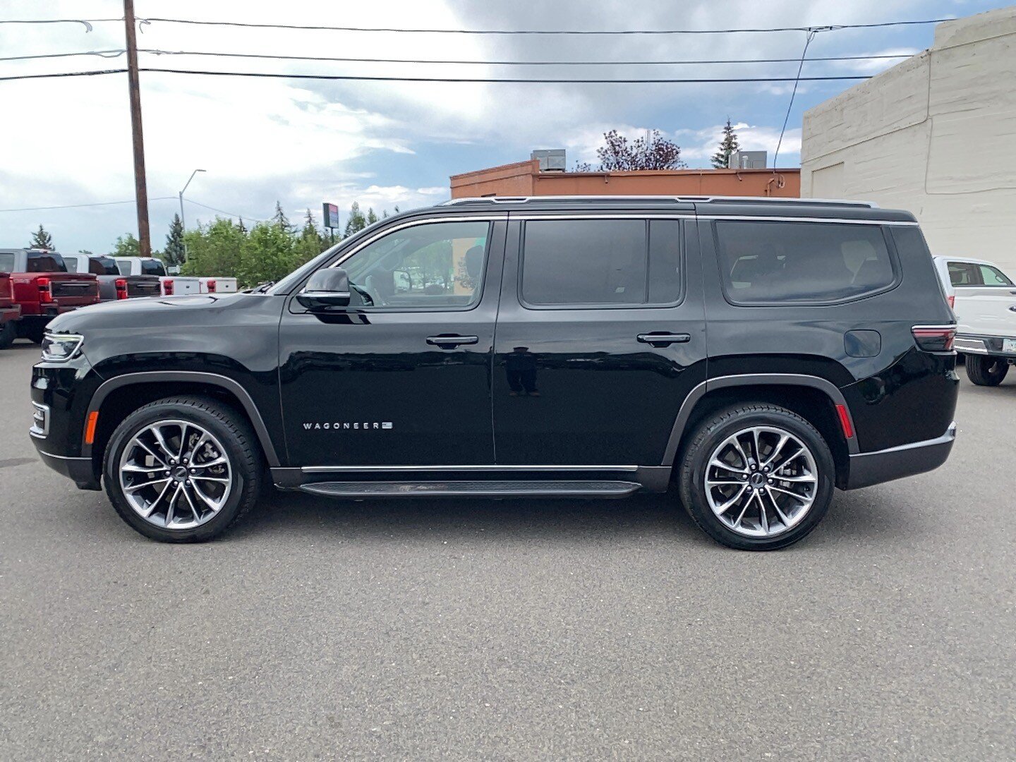 Used 2022 Jeep Wagoneer Series II w/ Premium Group I AWD/4WD image 8